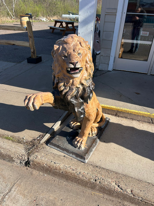 Lion Right Paw Up